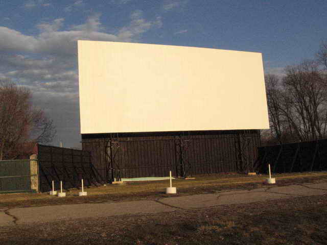 Dixie Twin Drive-In - 2006 Photo (newer photo)